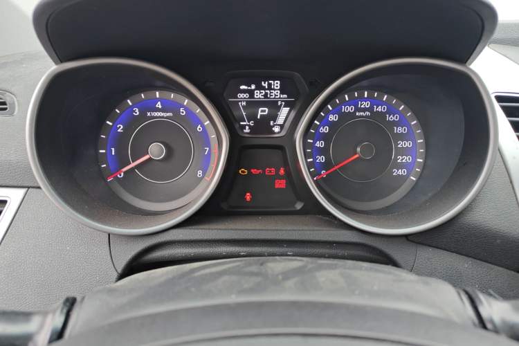 Used Hyundai Elantra (5th Generation / Langdong) 2016 1.6L Automatic Smart Version