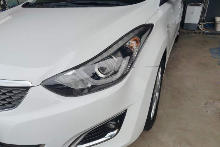 Used Hyundai Elantra (5th Generation / Langdong) 2016 1.6L Automatic Smart Version