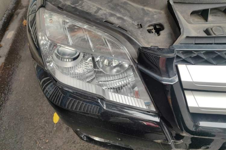 Used Mercedes-Benz GLK-Class 2011 GLK 300 4MATIC Luxury Model Right Front Headlight