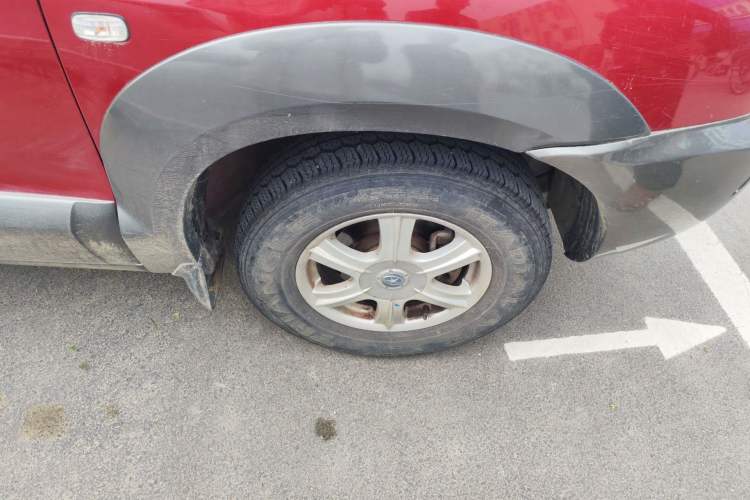 Used JAC Group Rein 2011 2.0L Two-Wheel Drive Luxury Edition
