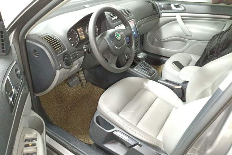 Used Skoda Octavia 2010 1.8TSI DSG Yijun Edition
