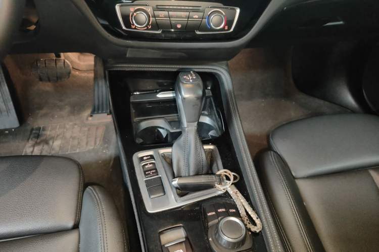 Used BMW 1 Series 2018 Facelifted 118i Sport Edition Gear Lever