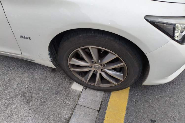 Used Infiniti Q50L 2016 2.0T Enjoyment Edition Right Front Wheel Hub