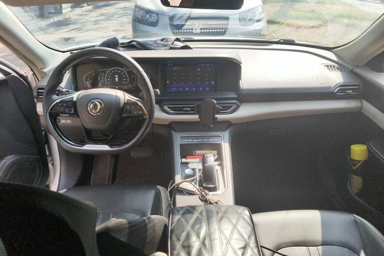 Used Dongfeng Aeolus E70 2021 Revised Version 2 500 Ultra-Comfort Edition Center Console