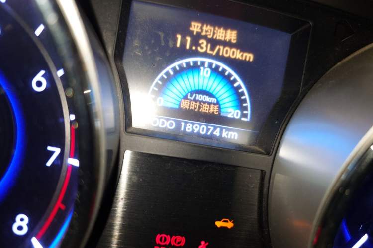 Used Hyundai Sonata 2011 2.0L Automatic Leading Edition Odometer Close Up