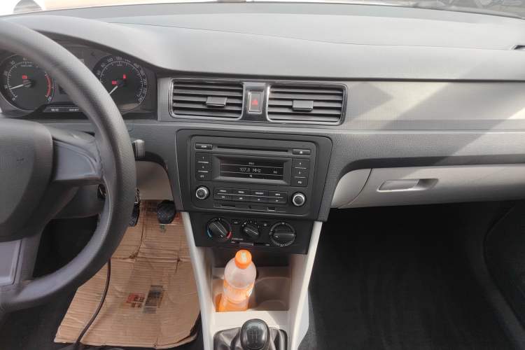 Used Skoda Rapid 2016 1.6L Manual Front-Wheel-Drive Version