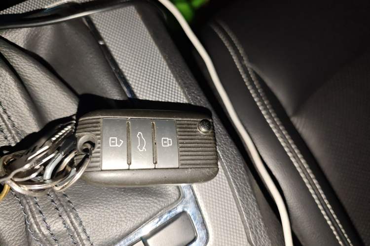 Used Roewe RX5 2017 20T Two-Wheel Drive Automatic Internet Elite Edition Vehicle Key