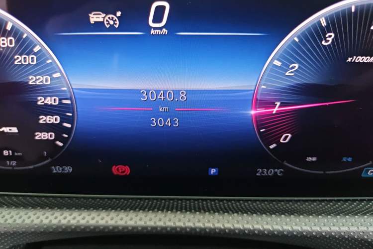 Used Mercedes-Benz A AMG 2025 AMG A 35 4MATIC Odometer Close Up
