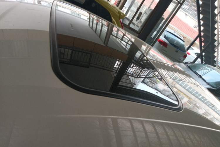 Used Ford Escort 2015 1.5L Automatic Fashion Model Roof