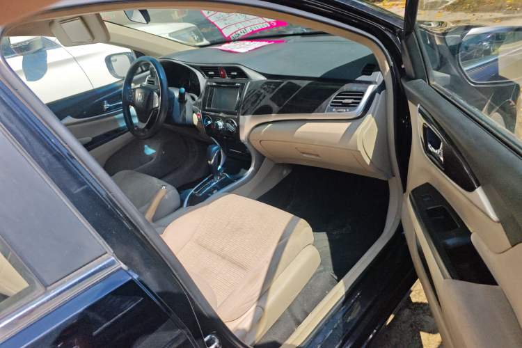 Used Honda Crider 2015 1.8L automatic luxury edition Right Front Seat
