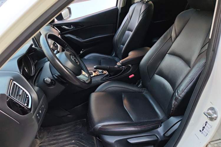 Used Mazda 3 Axela 2014 Hatchback 2.0L Automatic Sport Model