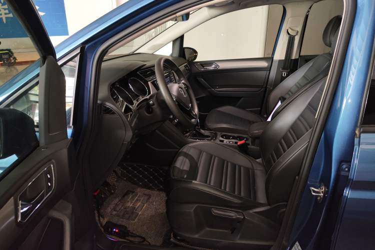 Used Volkswagen Touran 2018 Volkswagen Touran L 280TSI DSG Comfort Edition 7 Seats China V Emission Standard Left Front Seat