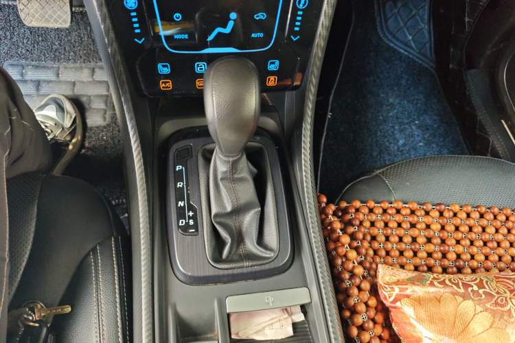 Used JMC Yusheng S330 2016 1.5L GTDi Automatic Two-Wheel Drive Flagship Edition