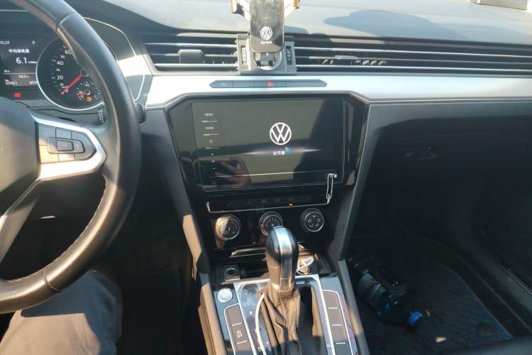 Used Volkswagen Magotan 2020 280TSI DSG Comfort Edition Audio And AC Panel