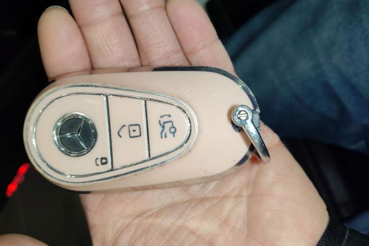 Used Mercedes-Benz C-Class 2023 Restyled C 260 L Sport Edition Vehicle Key