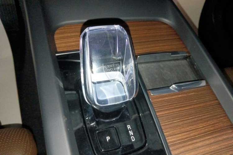 Used Volvo XC60 New Energy 2024 T8 Plug-in Hybrid Long-Range All-Wheel Drive Smart Luxury Edition
