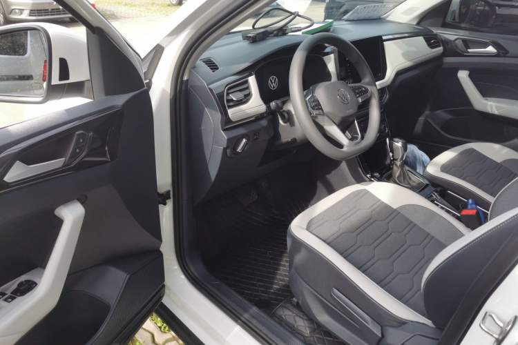 Used Volkswagen Tharu 2025 New Sharp 1.5L Ambitious Edition Driver Seat