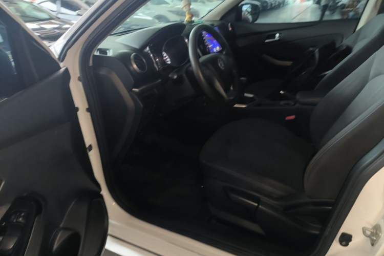 Used Venucia T70 2016 1.6L Manual Ruixing Edition
