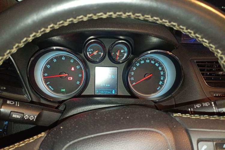 Used Buick Encore 2013 1.4T Automatic All-Wheel Drive Flagship Edition Instrument Cluster