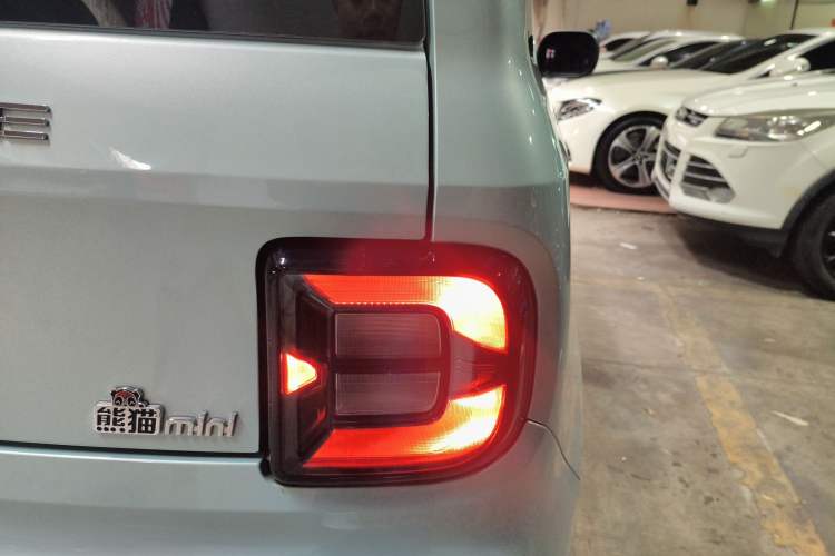 Used Geely Galaxy Panda 2024 Panda Mini 200km Endurance Bear
