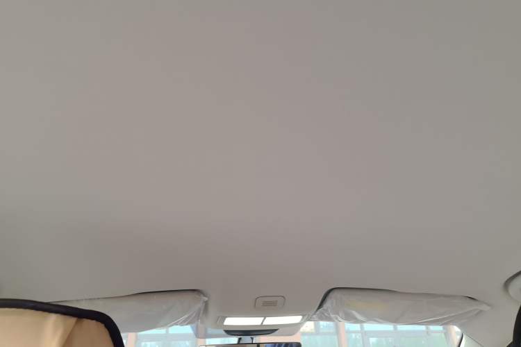 Used Roewe i5 2023 1.5L Manual Comfort Edition
