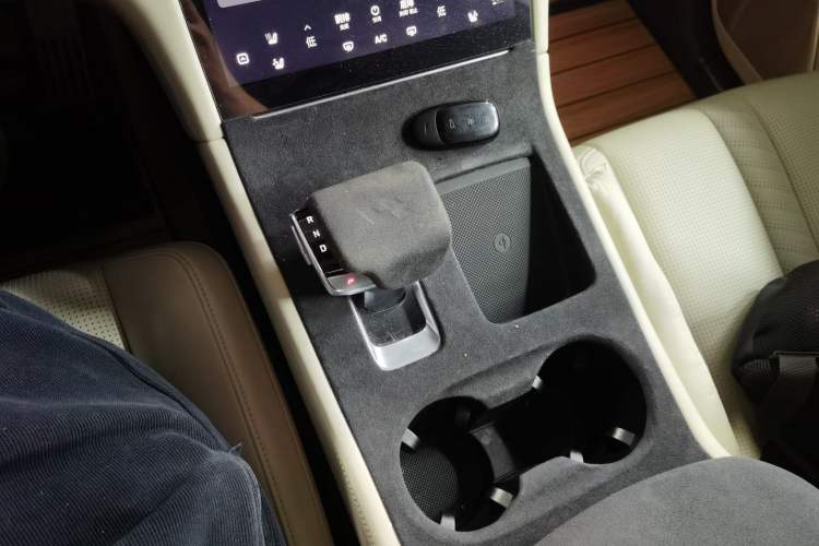 Used Li Auto ONE 2020 Extended-Range 6-Seater Version Gear Lever