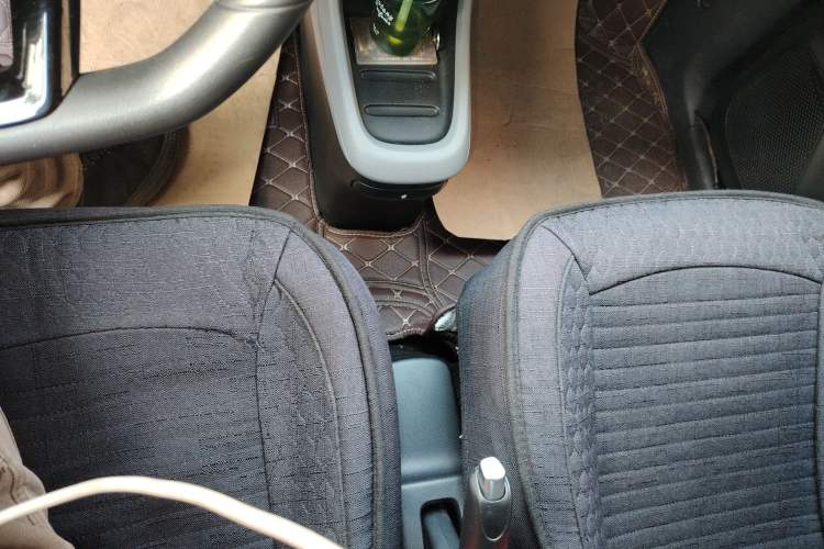 Used Leapmotor T03 2021 400 Lite Edition - Lithium-Ion Battery Gear Lever