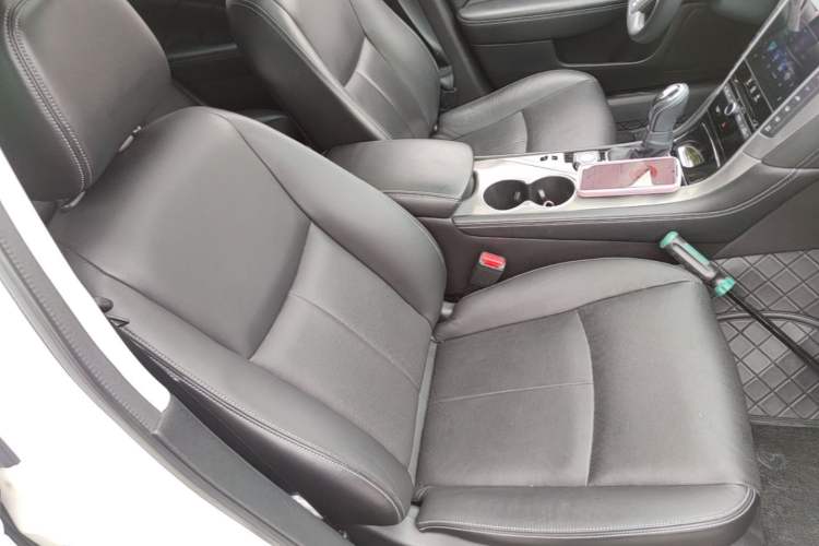 Used Infiniti Q50L 2018 2.0T Enjoyment Version China VI Standard

