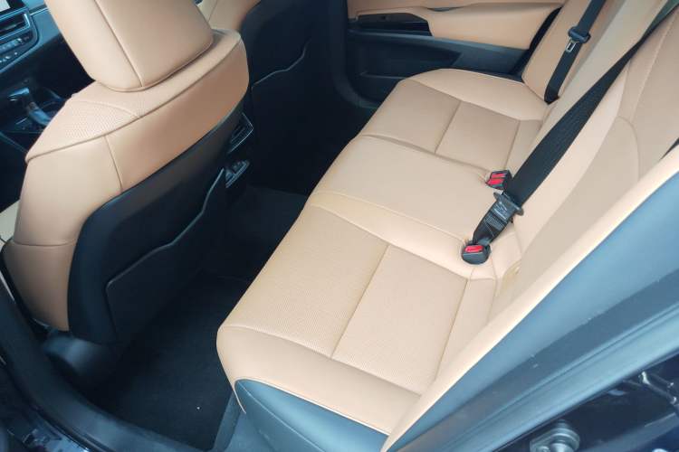 Used Lexus ES 2023 200 Excellence Edition