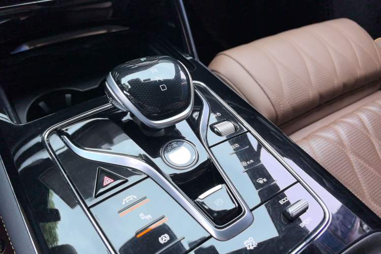 Used BYD Tang New Energy 2021 EV Four-Wheel Drive High-Performance Flagship Model
