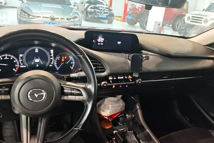 Used Mazda 3 Axela 2020 1.5L Automatic Luxury Version