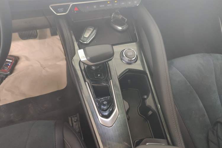 Used Geely Auto Monjaro L 2021 2.0TD DCT EVO Two-Wheel Drive Prestige Version Gear Lever