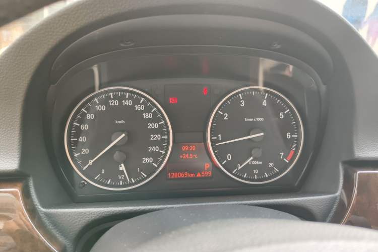 Used BMW 3 Series 2010 320i Luxury Model Instrument Cluster