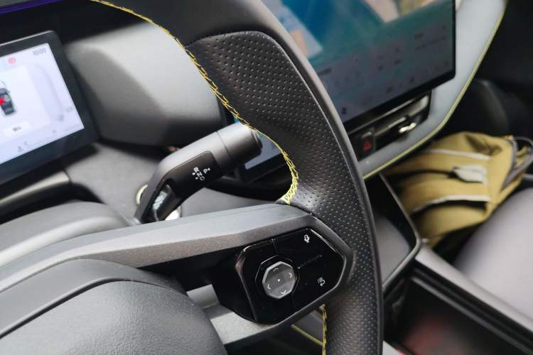 Used Lynk & Co 06 2025 Renew 1.5T Halo Gear Lever