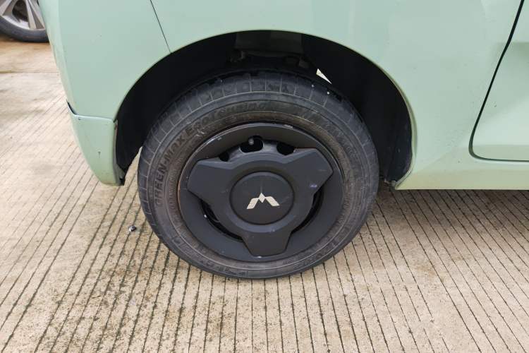 Used Wuling Hongguang MINIEV 2021 Macaron Premium Model – Lithium Iron Phosphate Right Rear Wheel Hub