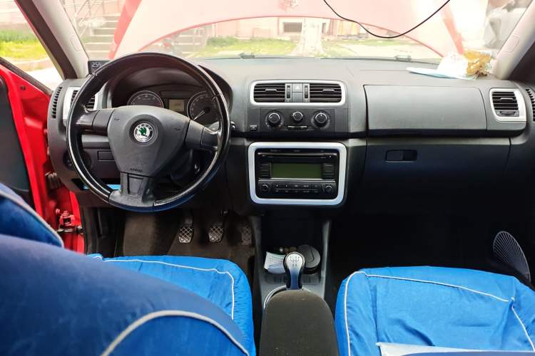 Used Skoda Fabia 2008 1.4L Manual Jingling Edition Center Console