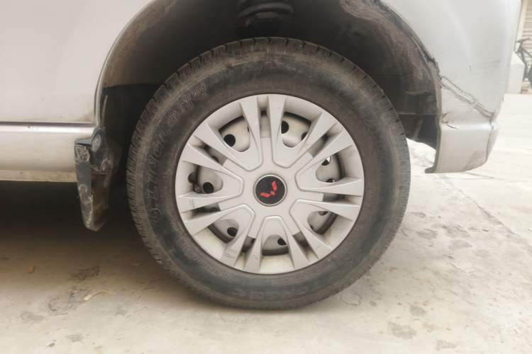 Used Wuling Zhiguang 2010 1.0L New Version Practical Short-Body L2Y
