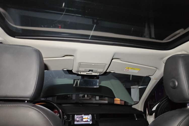 Used Land Rover Discovery Sport 2019 200PS PURE Edition China VI Standard
