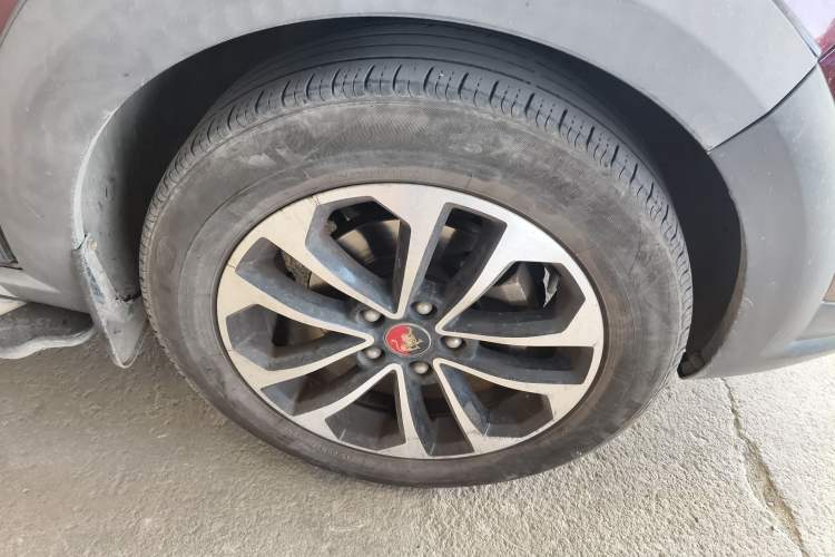 Used FORTHING Joyear X5 2015 1.6L Manual Luxury Model Right Front Wheel Hub