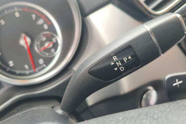 Used Mercedes-Benz GLE Coupe 2015 GLE 320 4MATIC Coupe SUV Gear Lever