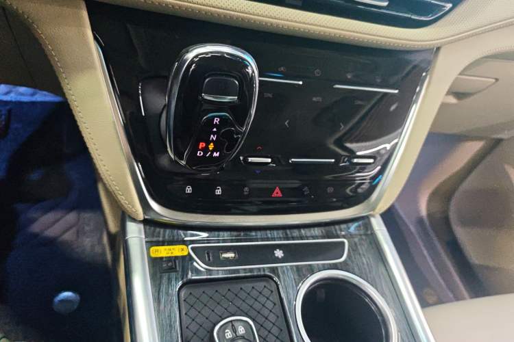 Used Buick GL8 2023 ES Lu Zun Deluxe Model