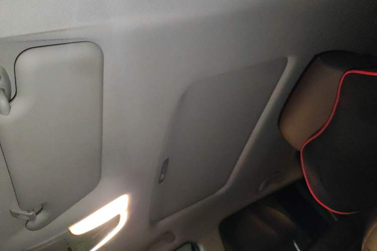 Used GAC Trumpchi GS4 2017 235T Automatic Two-Wheel Drive Luxury Smart Connectivity Version Headliner