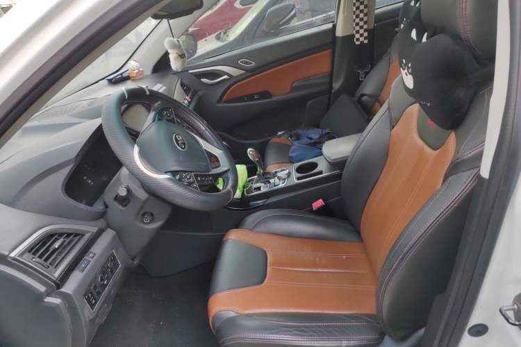 Used BYD Qin New Energy 2015 1.5T Dual-Crown Flagship Plus Edition
