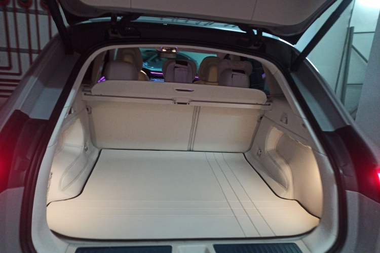 Used Mercedes-Benz EQE SUV 2024 500 4MATIC Flagship Edition Trunk