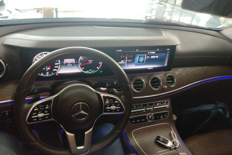 Used Mercedes-Benz E-Class 2020 E 260 L
