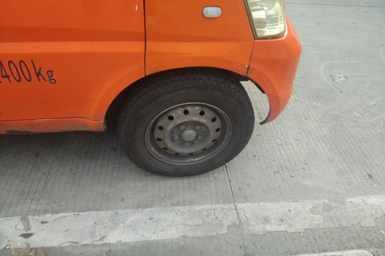 Used Wuling Rongguang EV 2020 Enclosed Window Version Base Model 2 Seats 300 KM Right Front Wheel Hub