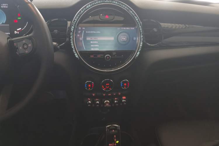 Used MINI 2022 Updated 1.5T COOPER Classic Edition Five-Door Version