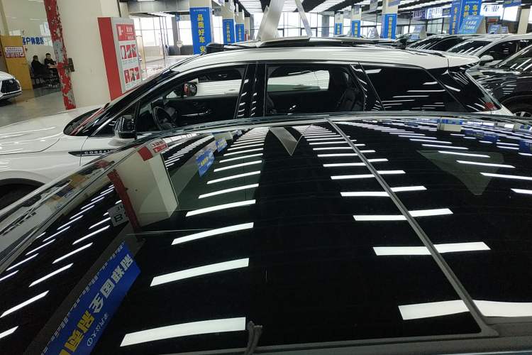 Used Cadillac CT6 2023 28T Platinum Edition Roof