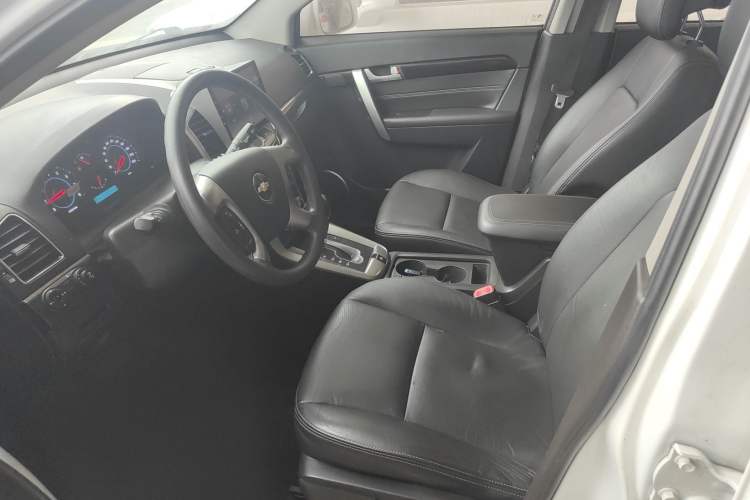 Used Chevrolet Captiva 2014 2.4L Two-Wheel Drive Urban Version 7 Seats Left Front Seat