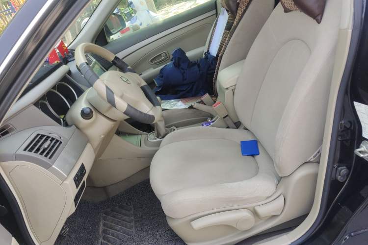 Used Nissan Sylphy 2016 Classic 1.6XE Manual Leading Edition Left Front Seat